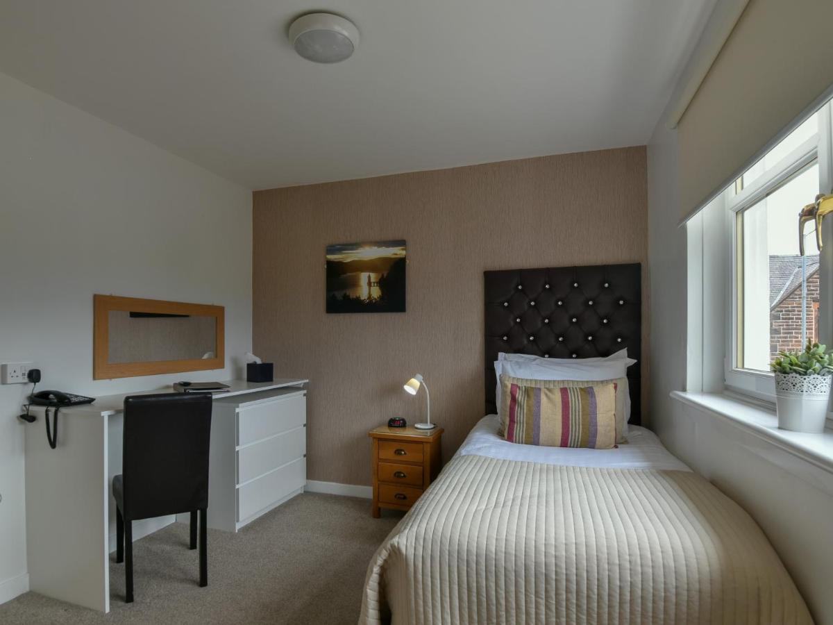 The Townhead Hotel Локърби Екстериор снимка