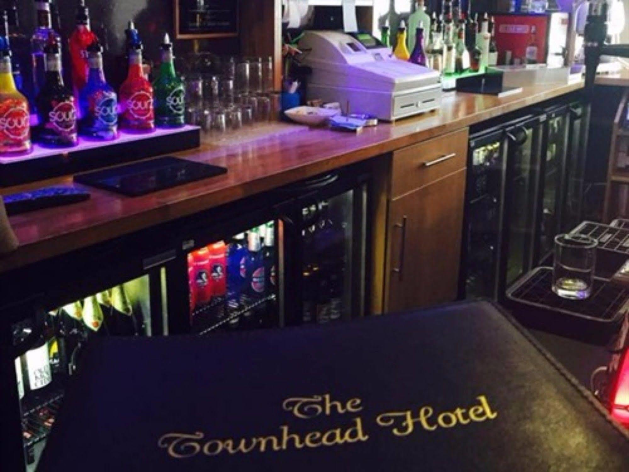 The Townhead Hotel Локърби Екстериор снимка