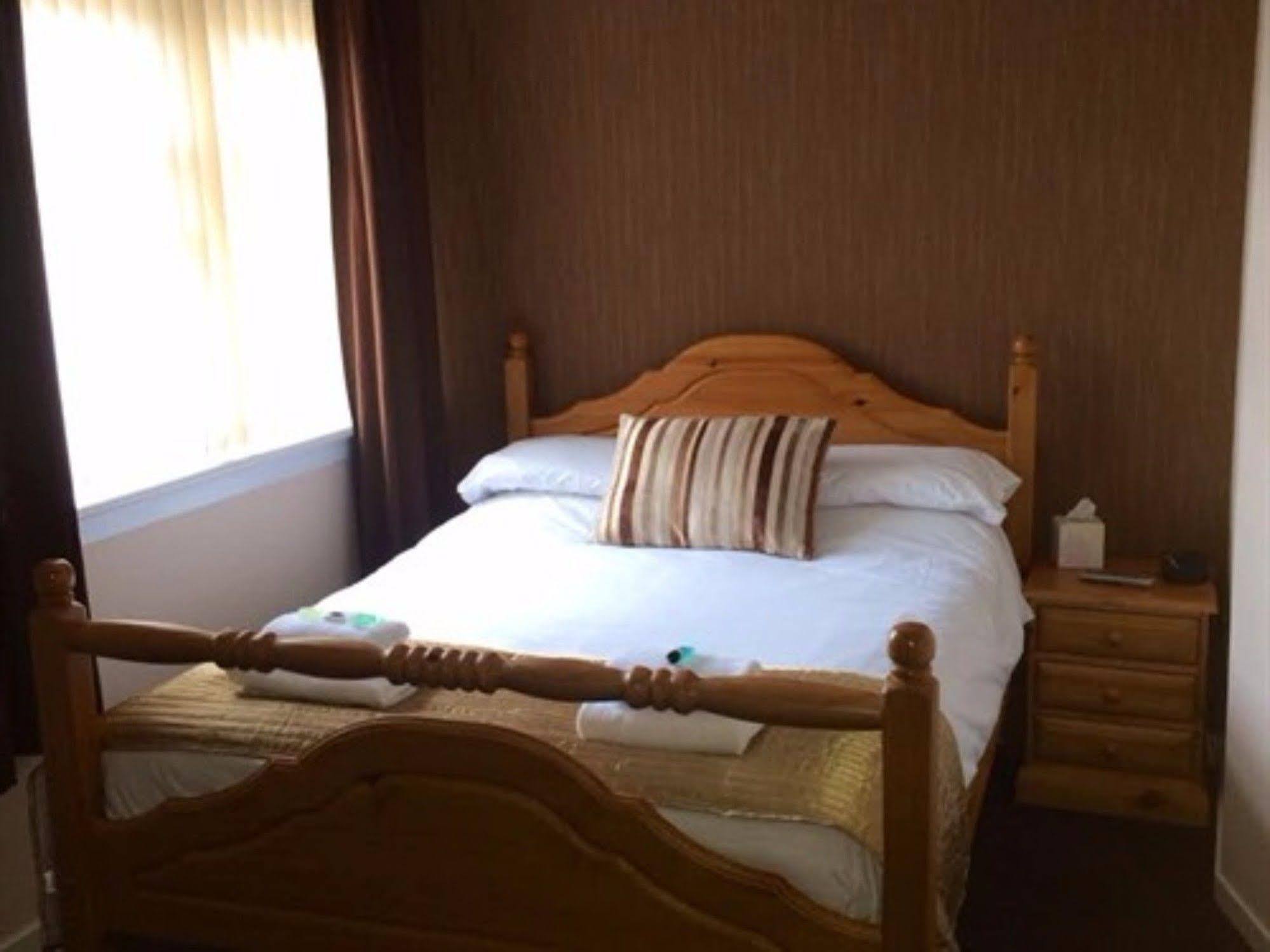 The Townhead Hotel Локърби Екстериор снимка