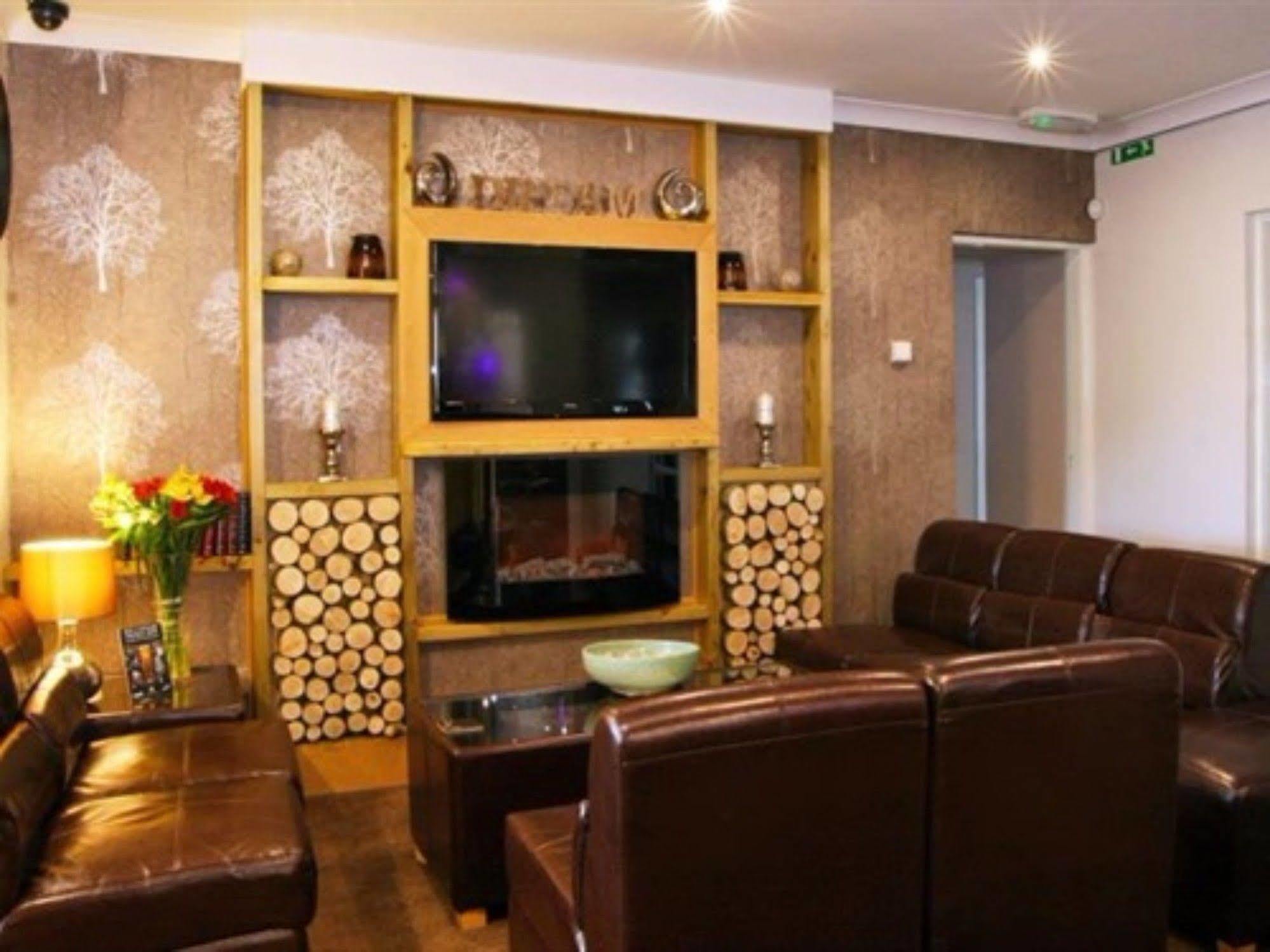 The Townhead Hotel Локърби Екстериор снимка
